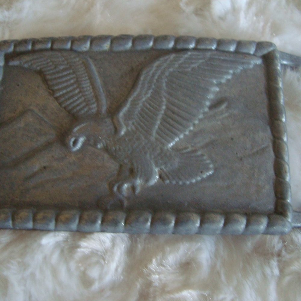 Vintage Raised Eagle Flying Over Mountains Rope Boarder Belt Buckle - Picture 2 of 4